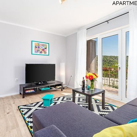 Apartments Alyss Lovran Extérieur photo