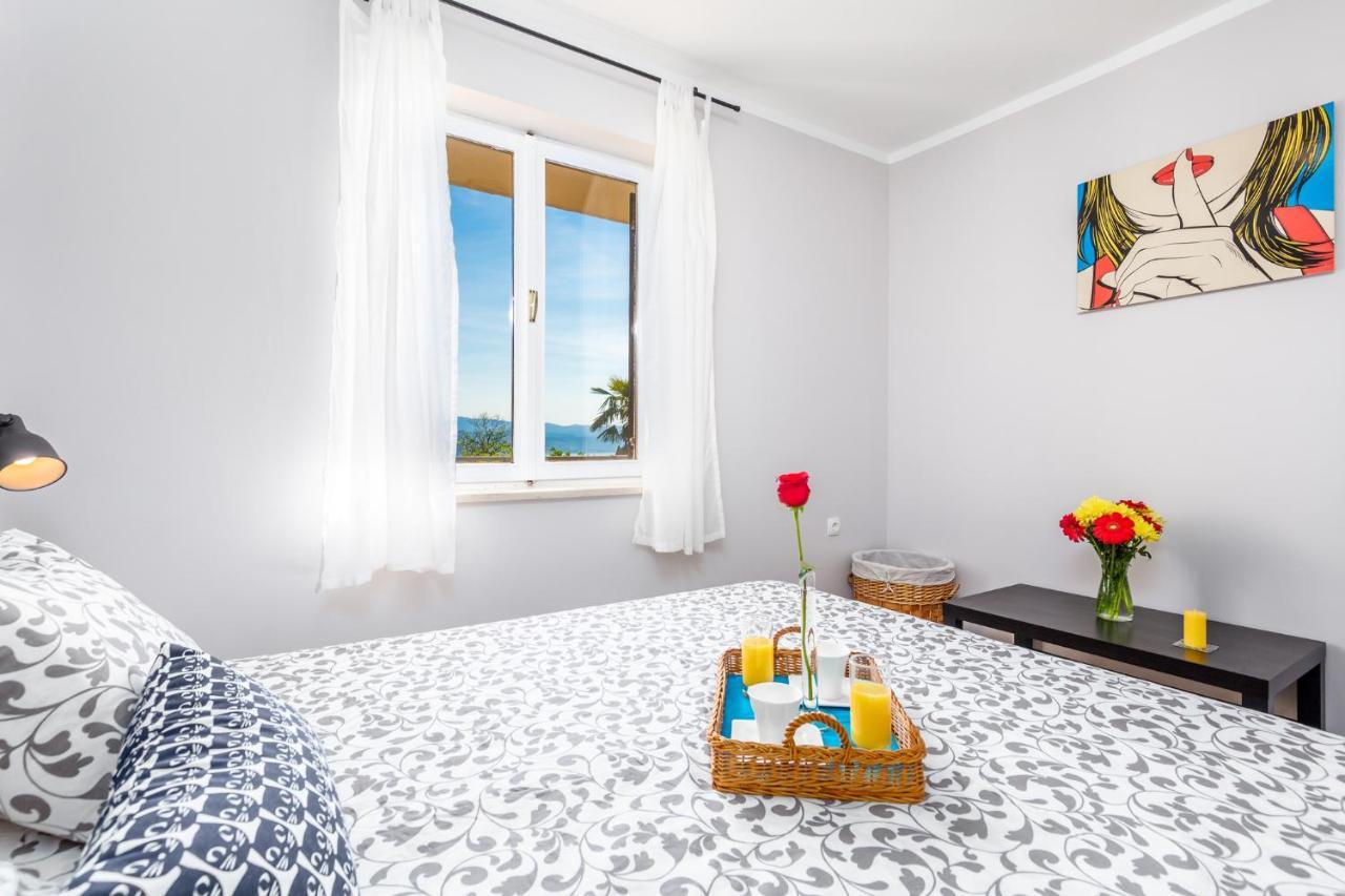 Apartments Alyss Lovran Extérieur photo