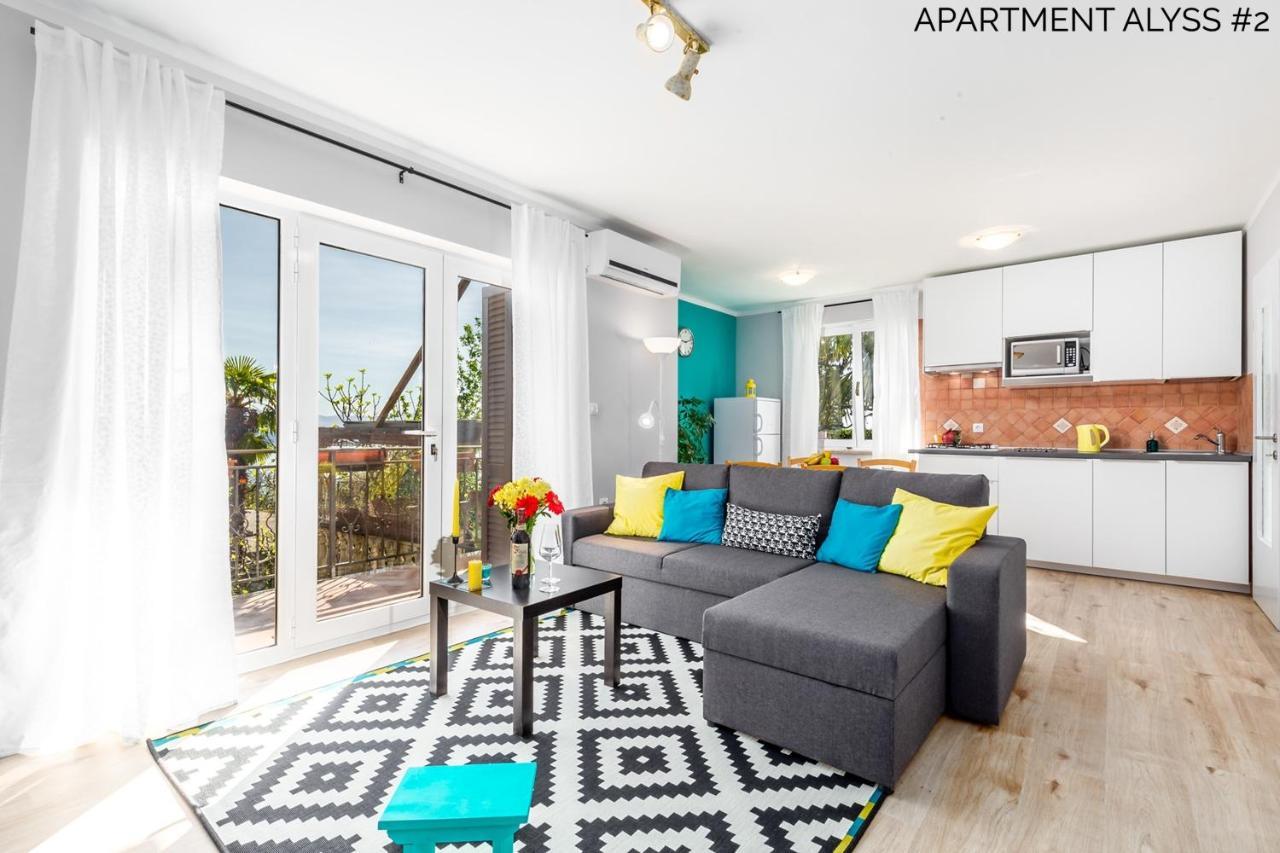 Apartments Alyss Lovran Extérieur photo
