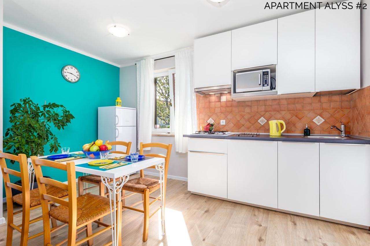 Apartments Alyss Lovran Extérieur photo