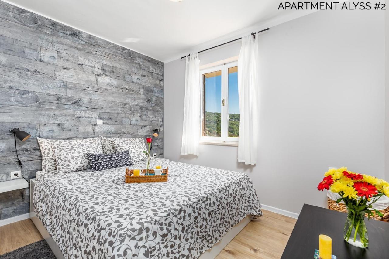 Apartments Alyss Lovran Extérieur photo