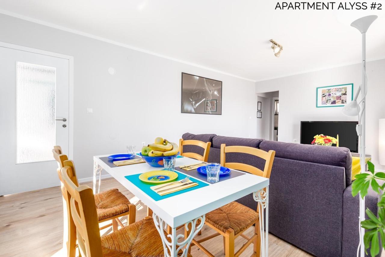 Apartments Alyss Lovran Extérieur photo